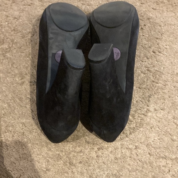 Black high heels - Picture 2 of 5